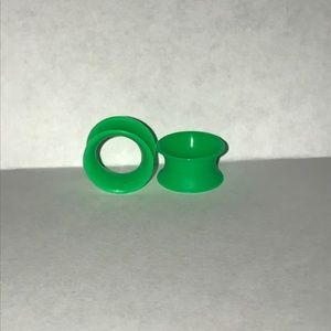 7/16’s or 11mm green silicone tunnel gauges